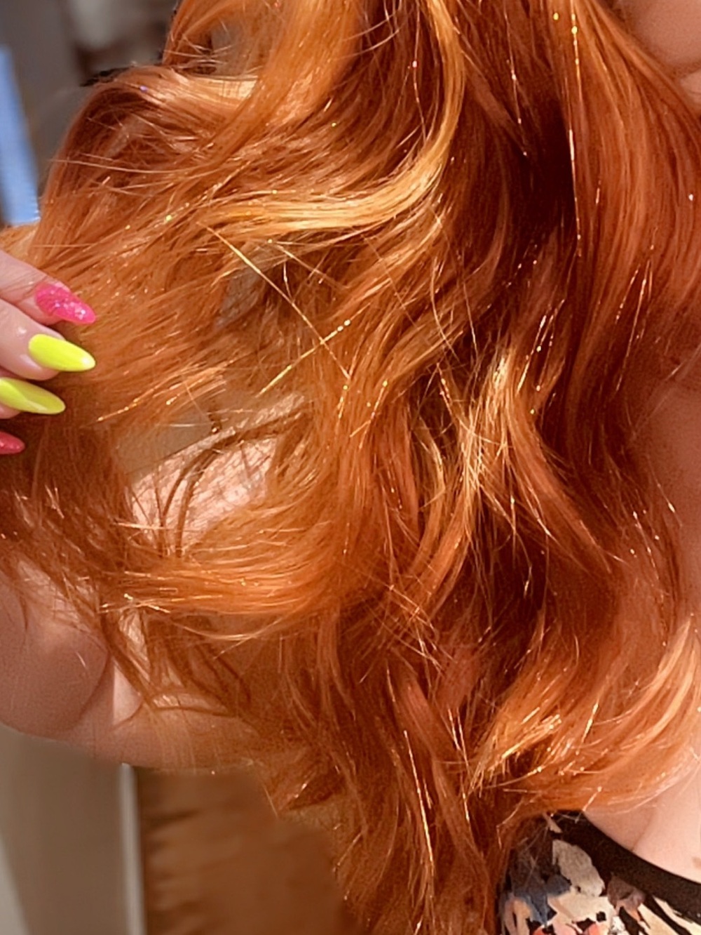 Long Wavy Copper Red Women's Wig - Natural Shine - Picture 3 of 3